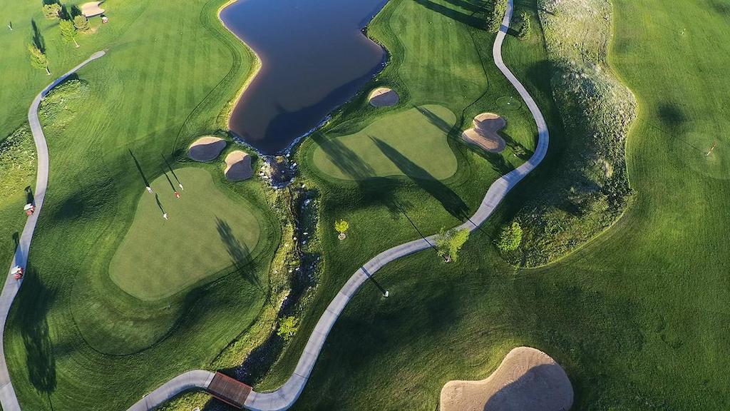 overhead picture of the Broadlands Golf Course